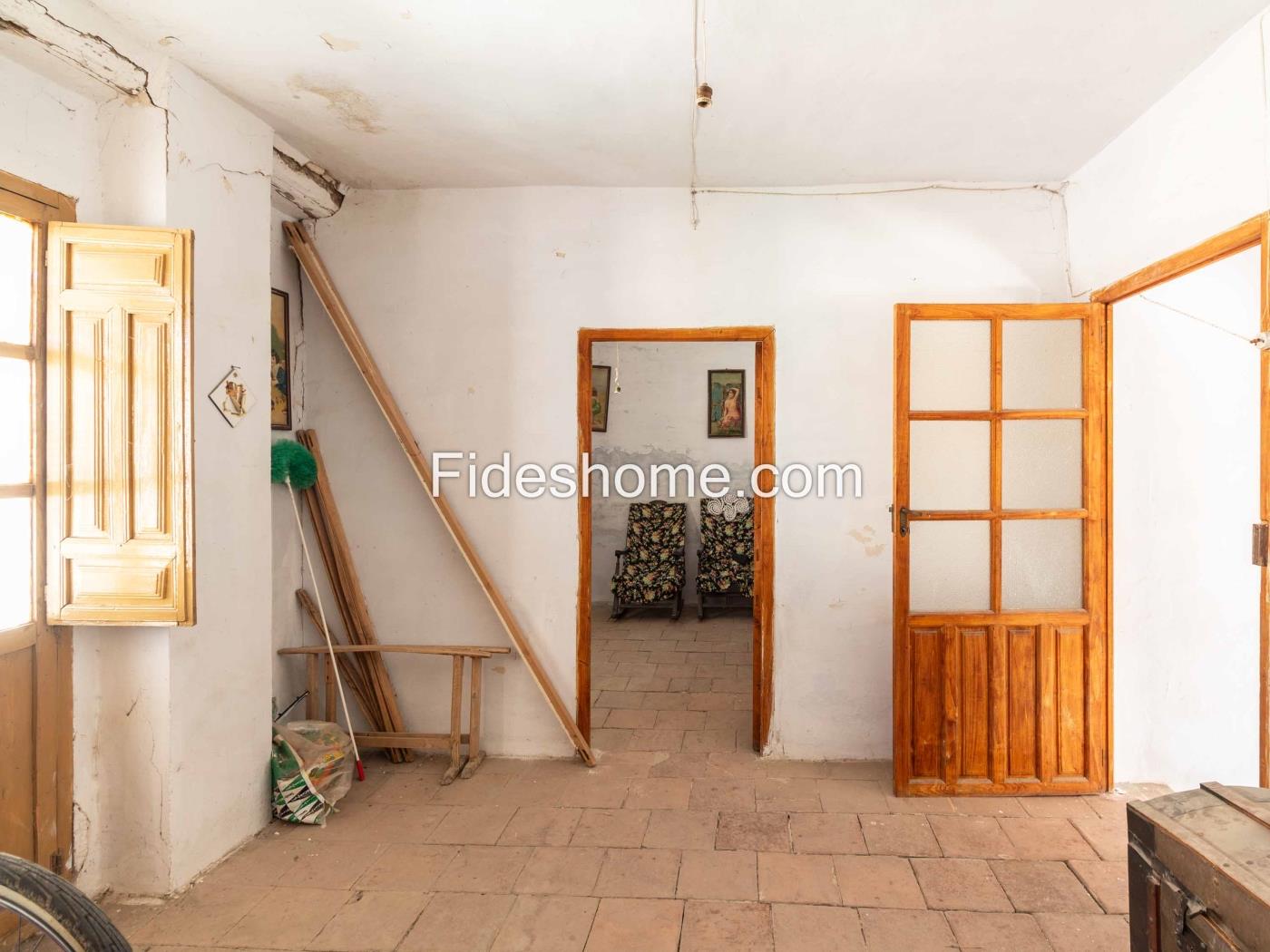 Two Village Houses with Courtyard in Nigüelas in Nigüelas