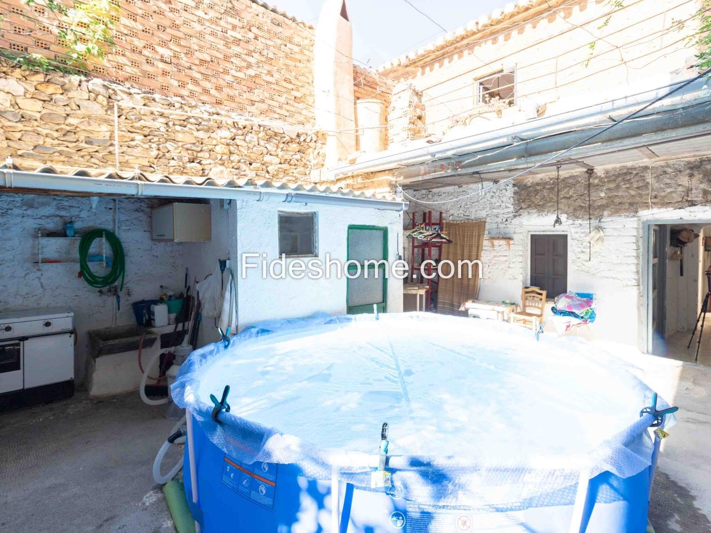 Two Village Houses with Courtyard in Nigüelas in Nigüelas