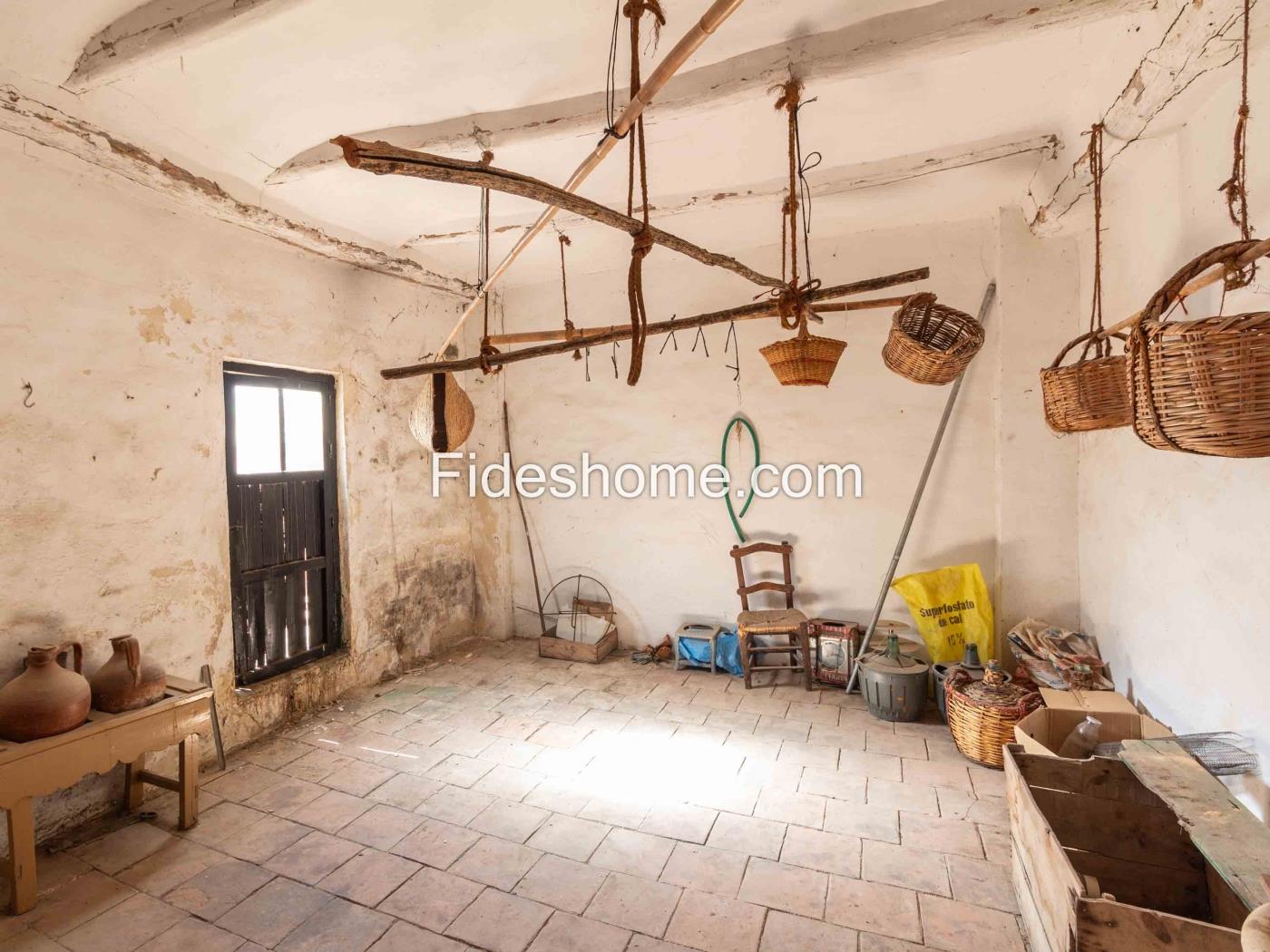 Two Village Houses with Courtyard in Nigüelas in Nigüelas