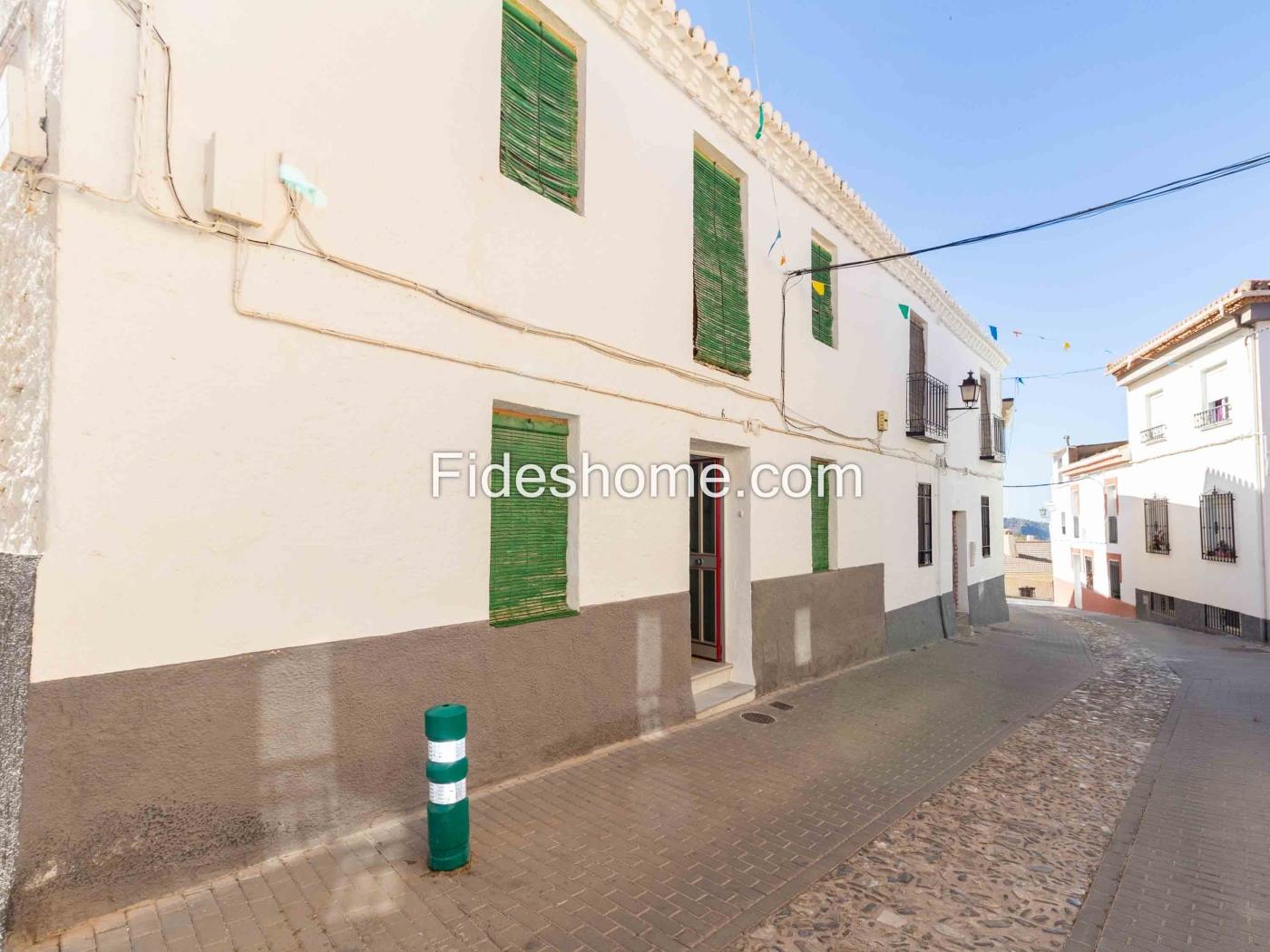 Two Village Houses with Courtyard in Nigüelas in Nigüelas