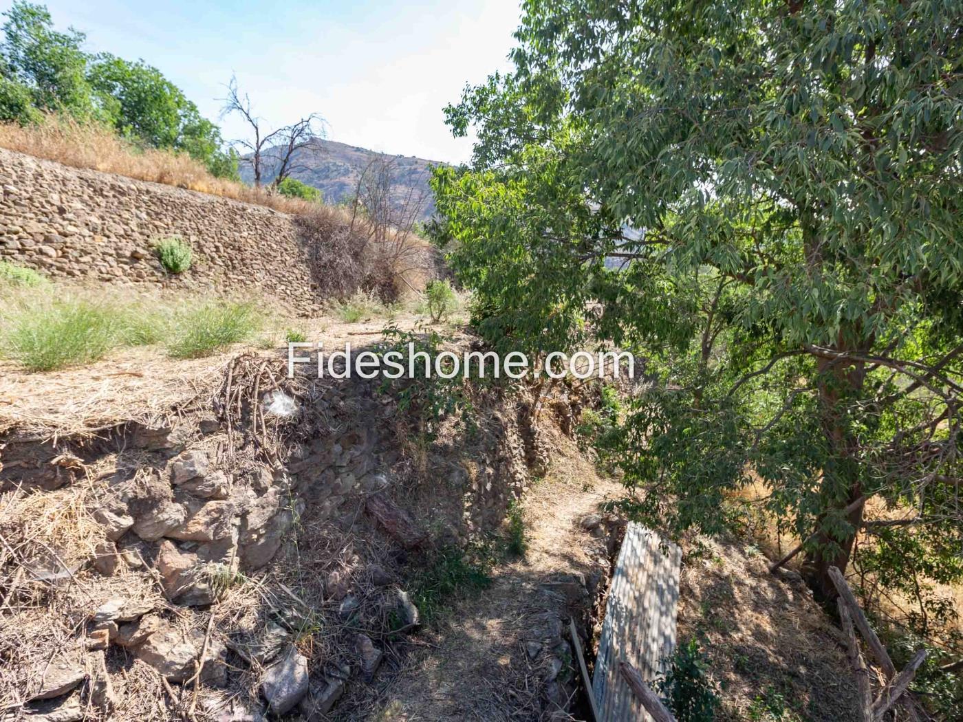 Farmhouse with irrigated land and views in Lanjaró in Lanjarón