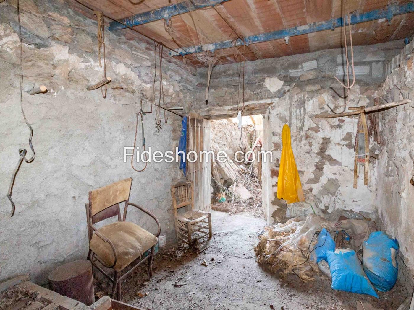 Farmhouse with irrigated land and views in Lanjaró in Lanjarón