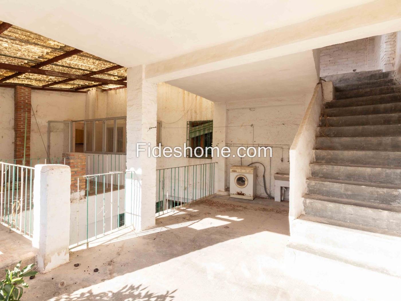 Townhouse with large garden area in Dúrcal