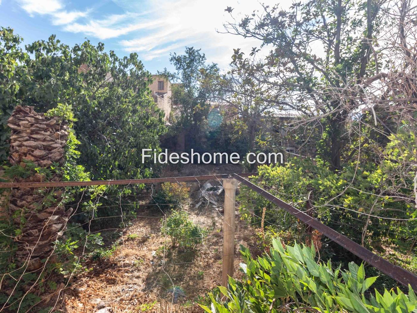 Townhouse with large garden area in Dúrcal