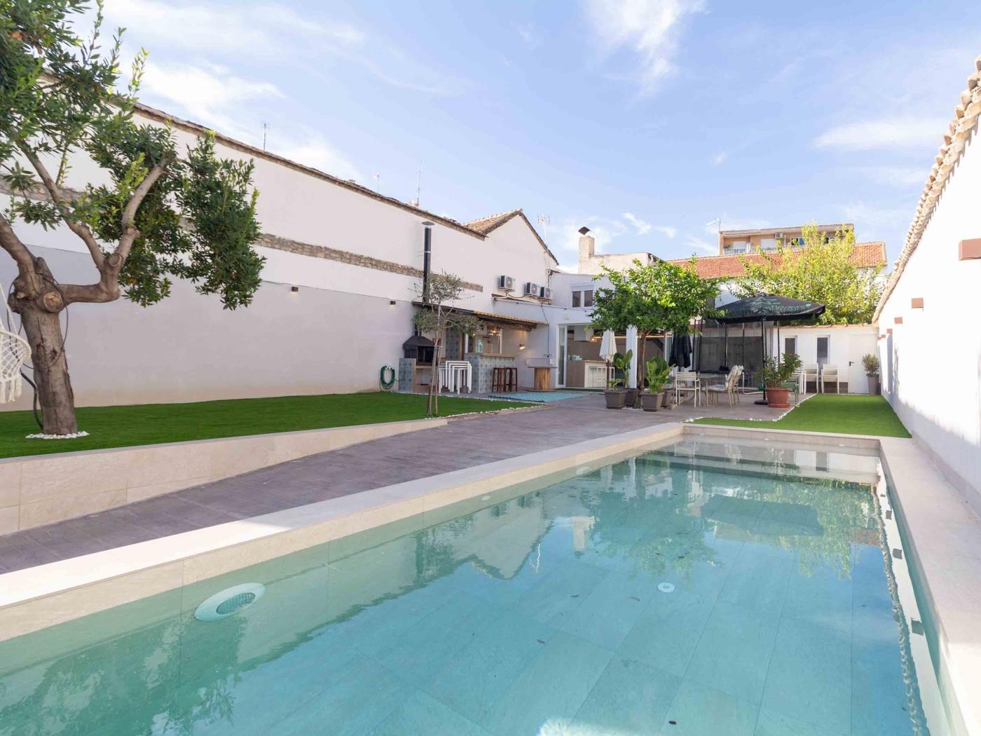 Kleines Haus mit Garten und Pool, ideal für Paare in Atarfe