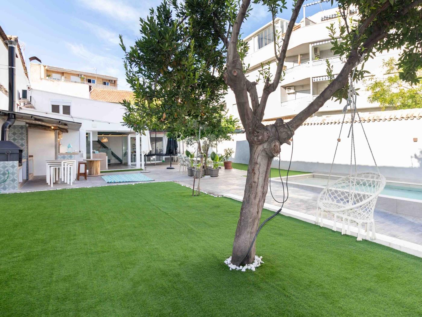Kleines Haus mit Garten und Pool, ideal für Paare in Atarfe