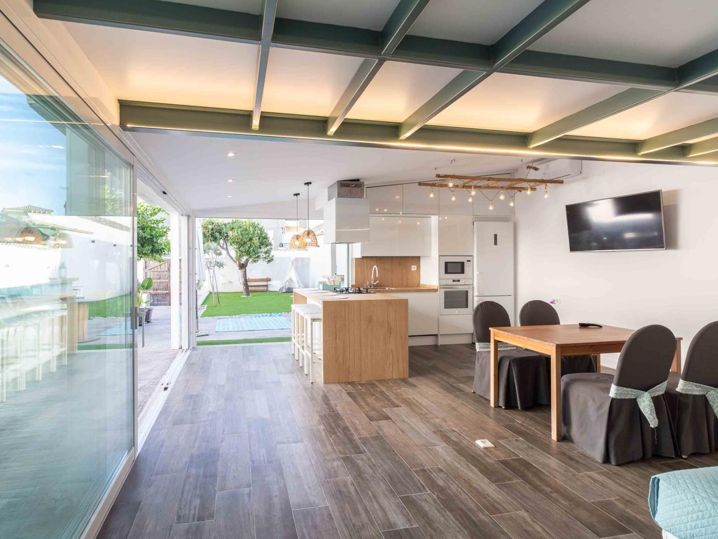 Kleines Haus mit Garten und Pool, ideal für Paare in Atarfe