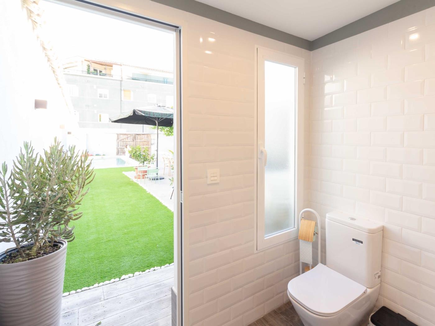 Kleines Haus mit Garten und Pool, ideal für Paare in Atarfe