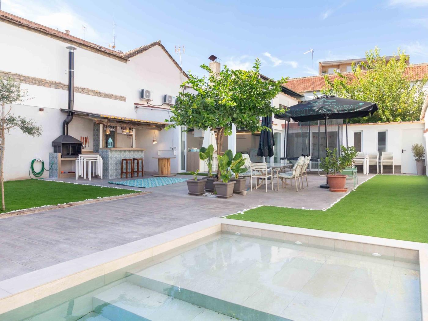 Kleines Haus mit Garten und Pool, ideal für Paare in Atarfe