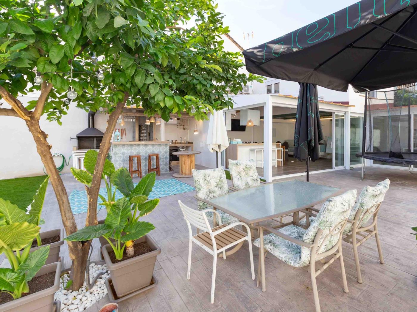 Kleines Haus mit Garten und Pool, ideal für Paare in Atarfe