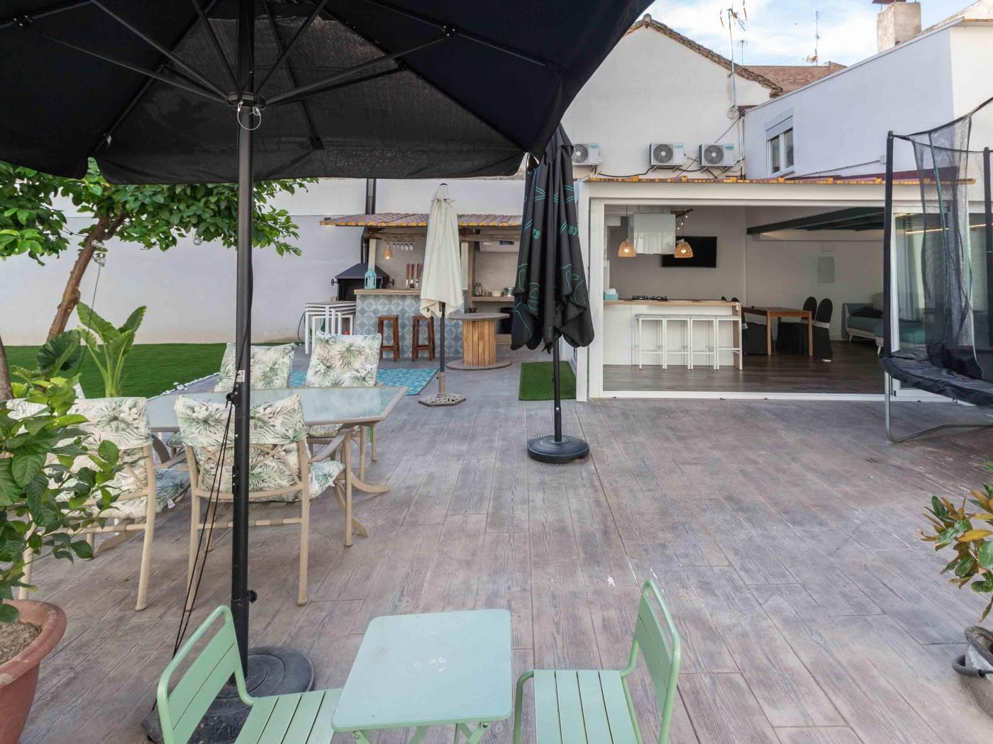 Kleines Haus mit Garten und Pool, ideal für Paare in Atarfe