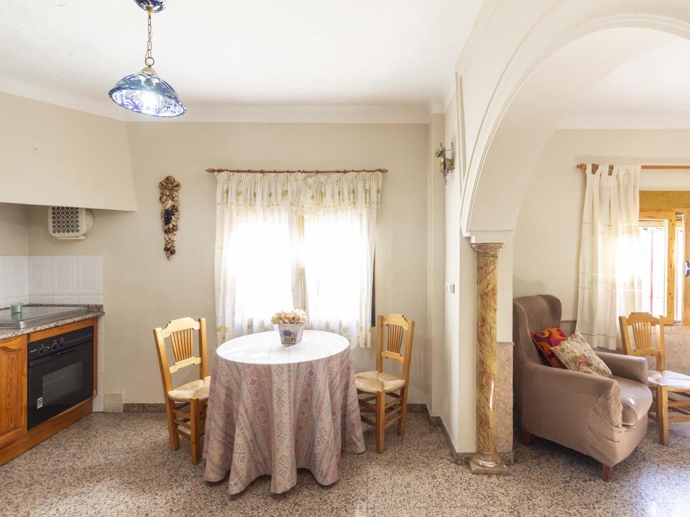 Luminosa casa de pueblo con patio en Dúrcal en Dúrcal