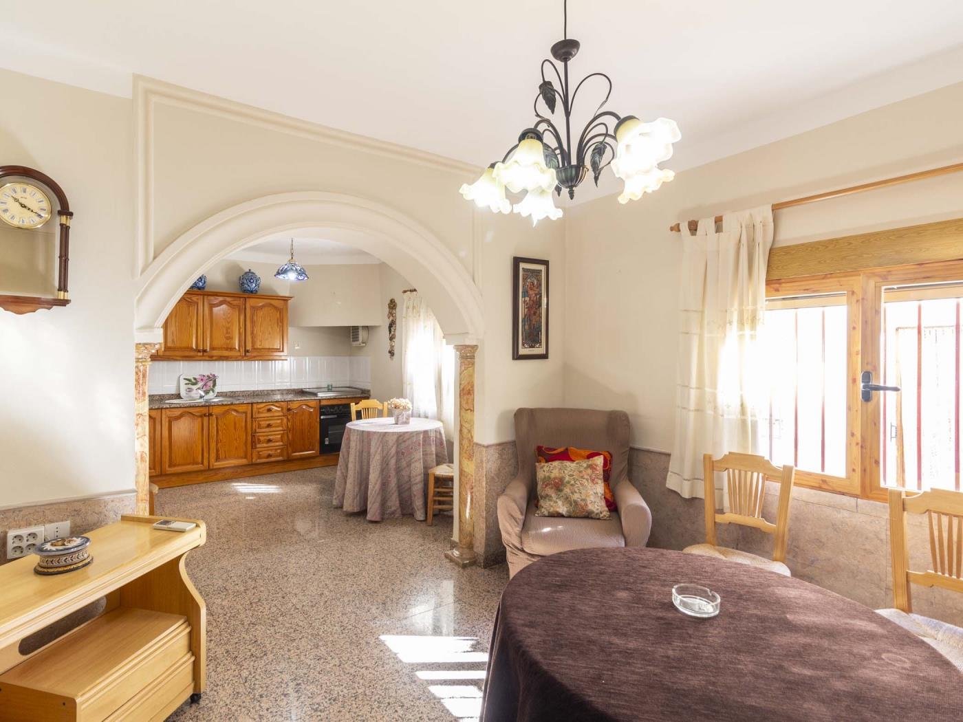 Luminosa casa de pueblo con patio en Dúrcal en Dúrcal