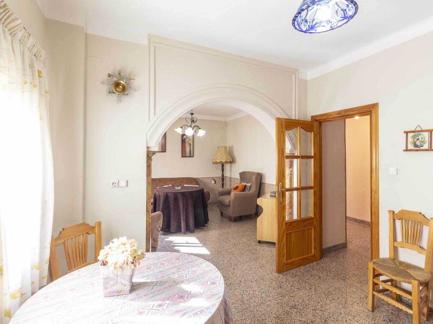 Luminosa casa de pueblo con patio en Dúrcal en Dúrcal