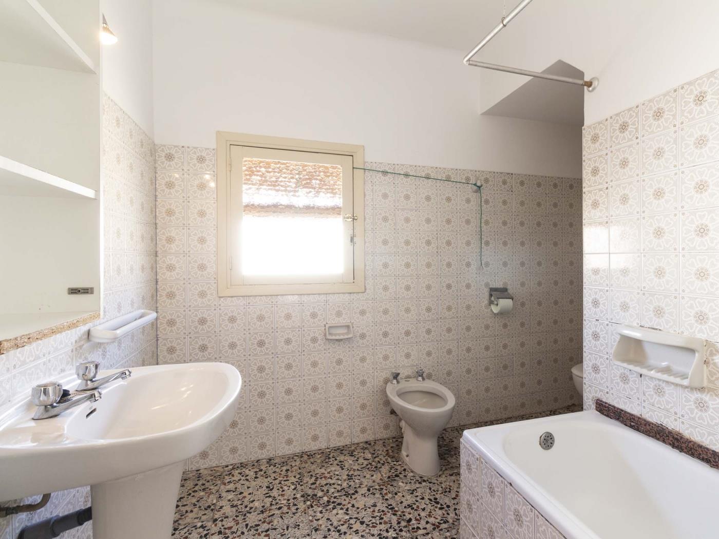 Luminosa casa de pueblo con patio en Dúrcal en Dúrcal