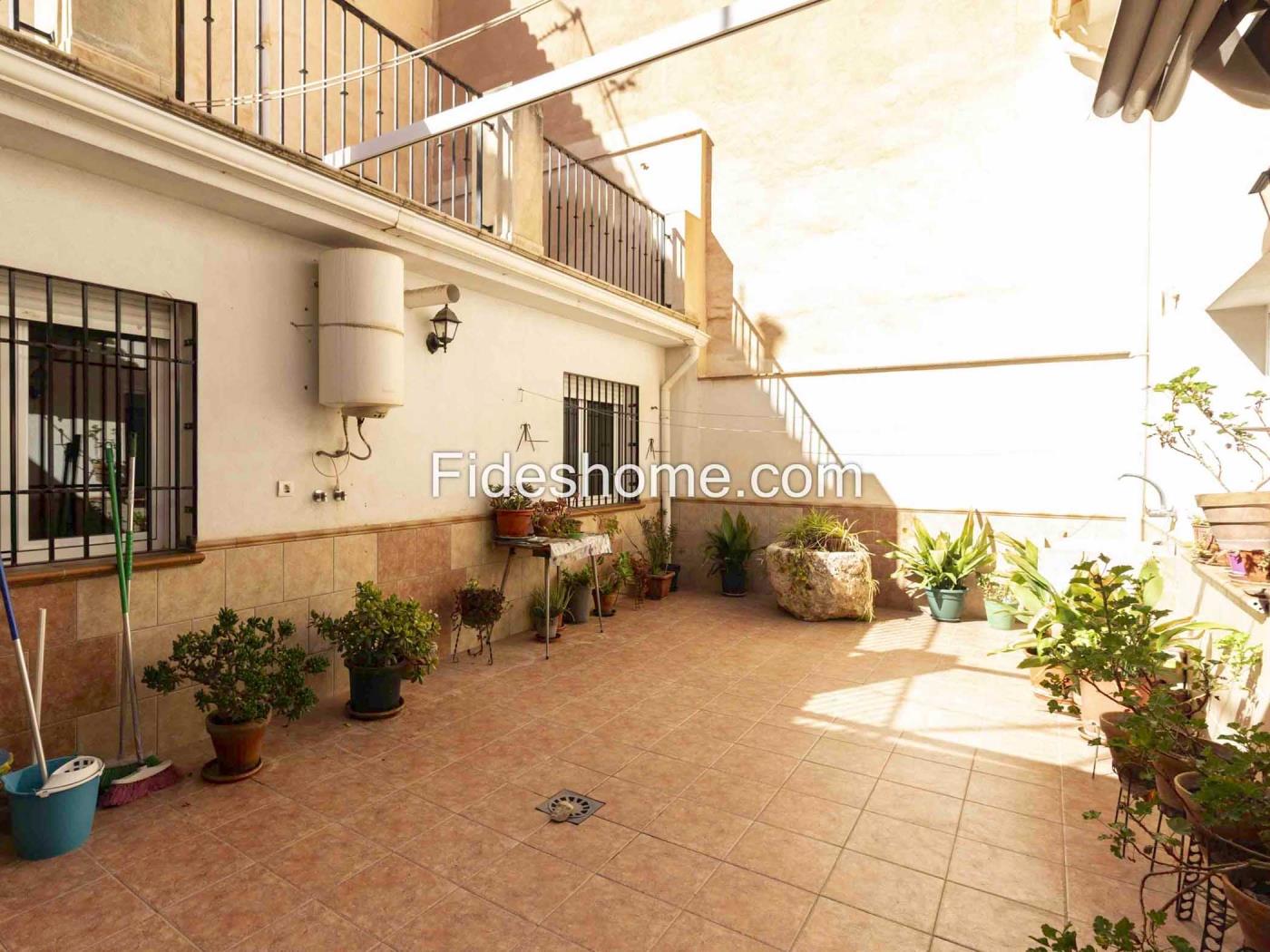 Ruim en Licht Huis met Terrassen in Dúrcal .en Dúrcal