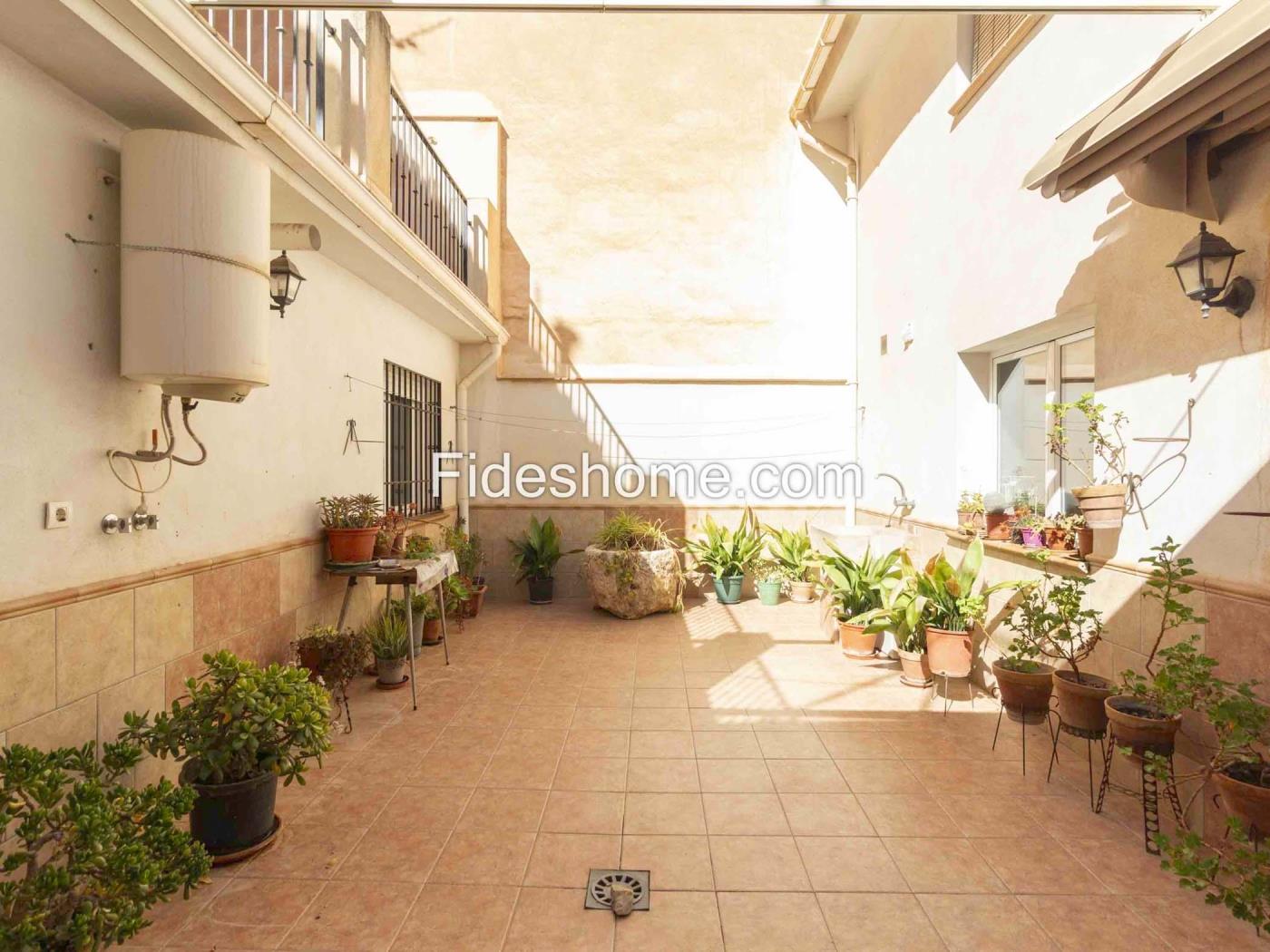 Ruim en Licht Huis met Terrassen in Dúrcal .en Dúrcal