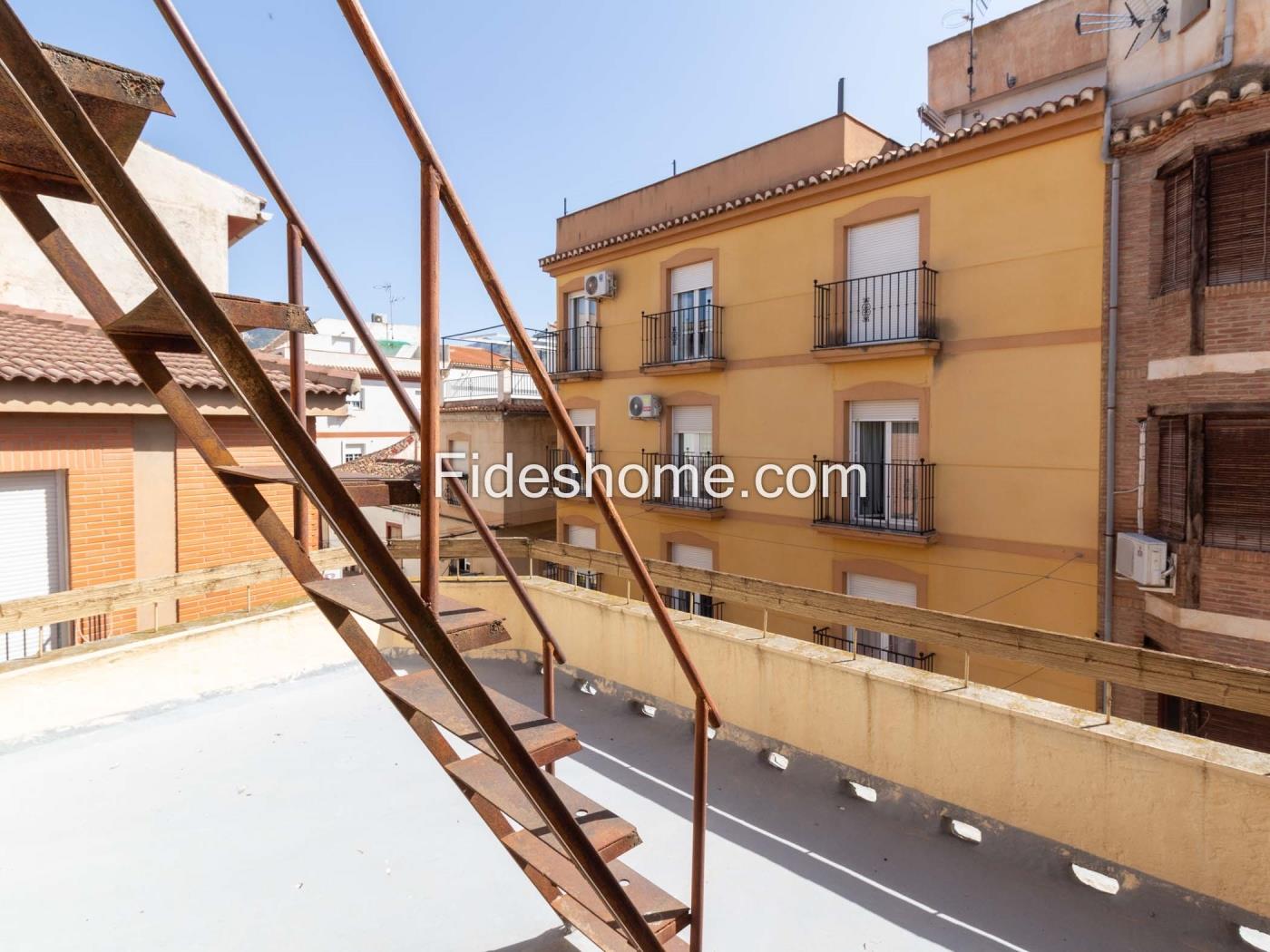 Wonen en werken in het hart van Dúrcal .en Dúrcal
