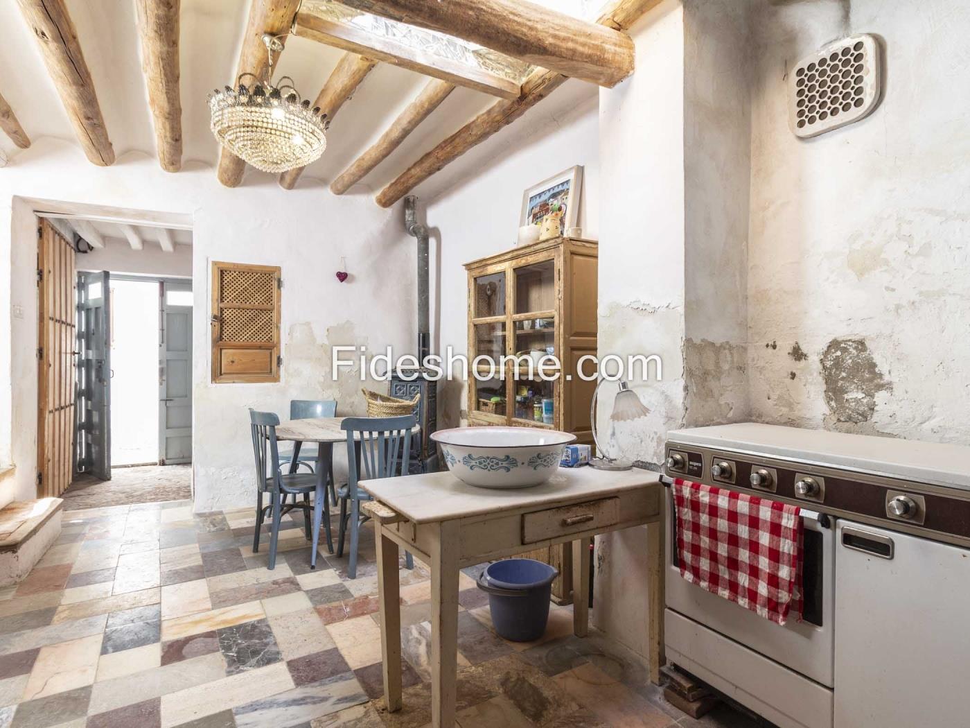 Casa de pueblo en venta en Calle Santísima Trinidad 42, Lecrin en Chite