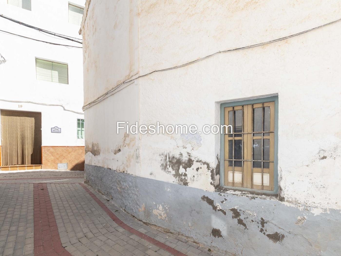 Casa de pueblo en venta en Calle Santísima Trinidad 42, Lecrin en Chite