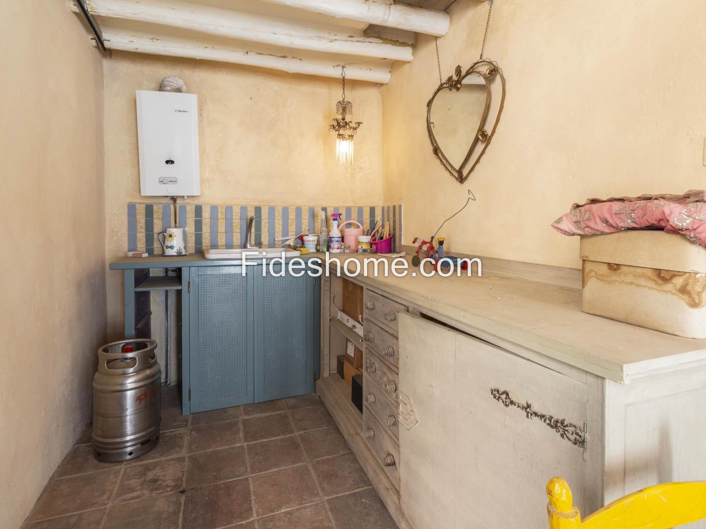 Casa de pueblo en venta en Calle Santísima Trinidad 42, Lecrin en Chite