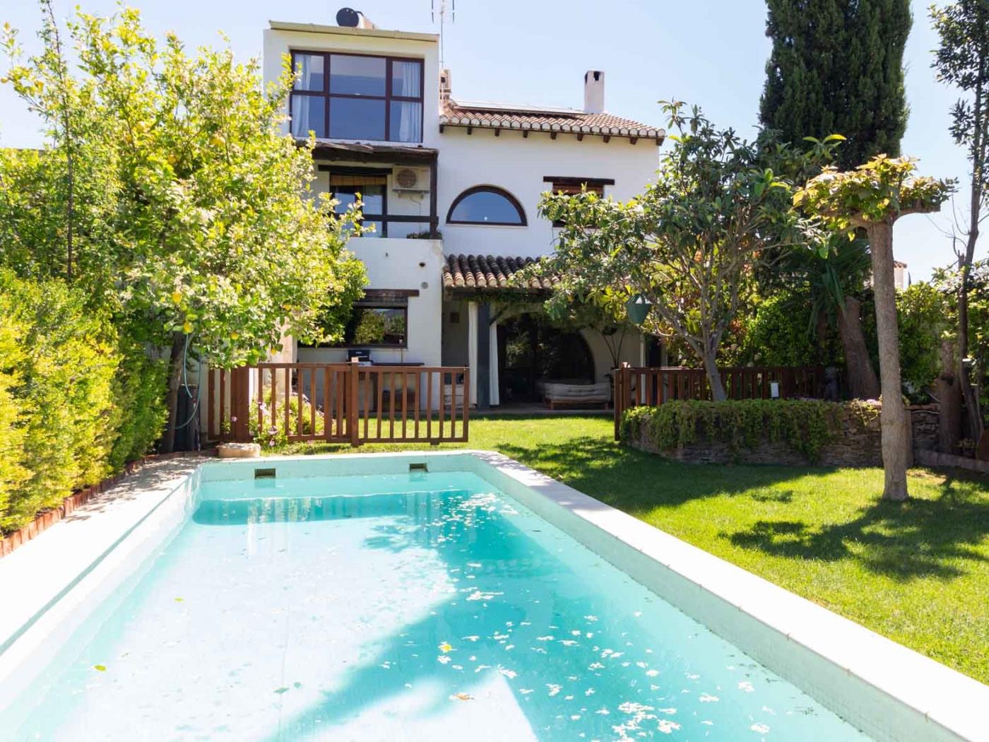 Belle maison avec piscine au coeur de la vallée de Lecrín à Restábal