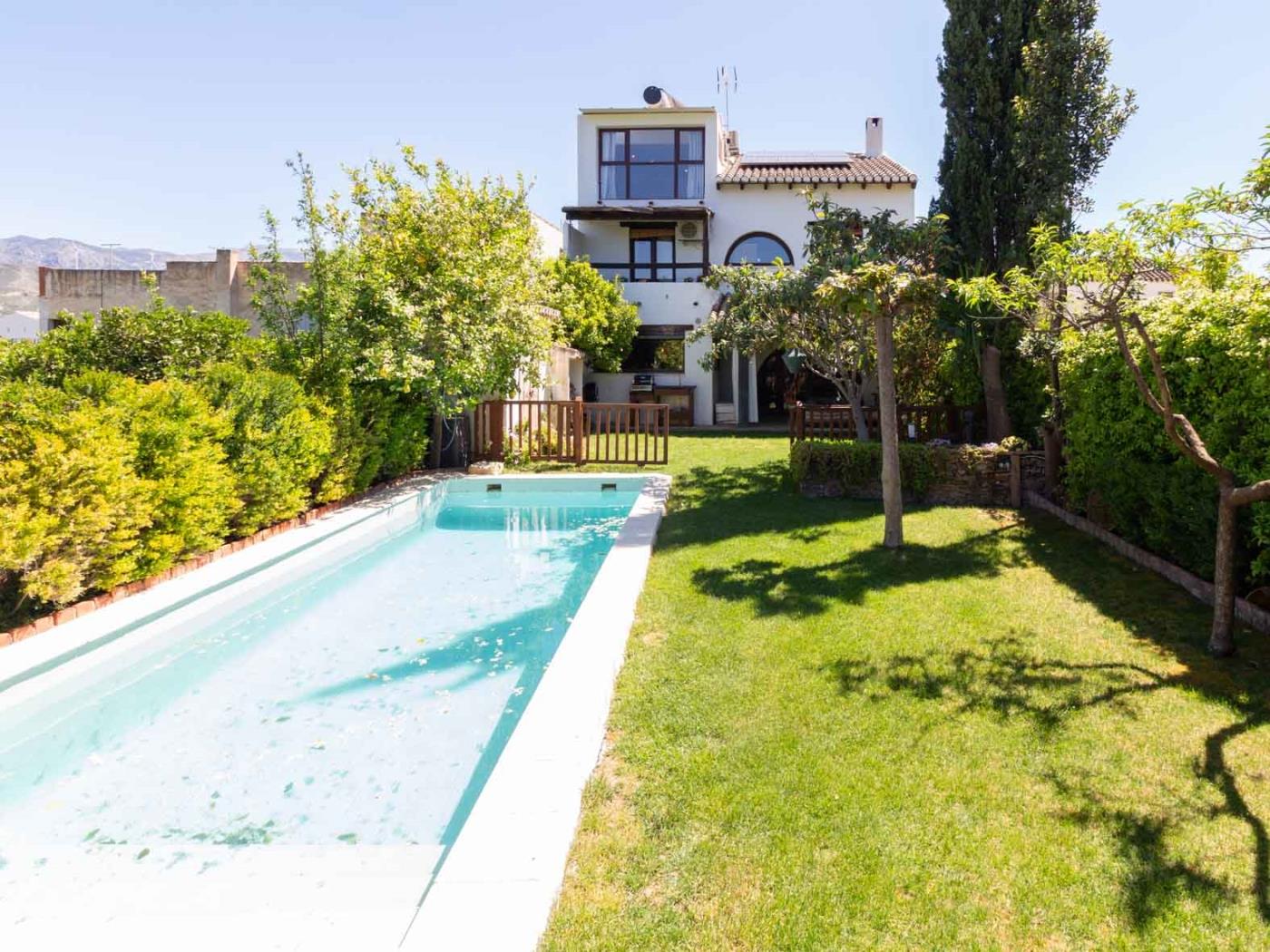 Belle maison avec piscine au coeur de la vallée de Lecrín à Restábal