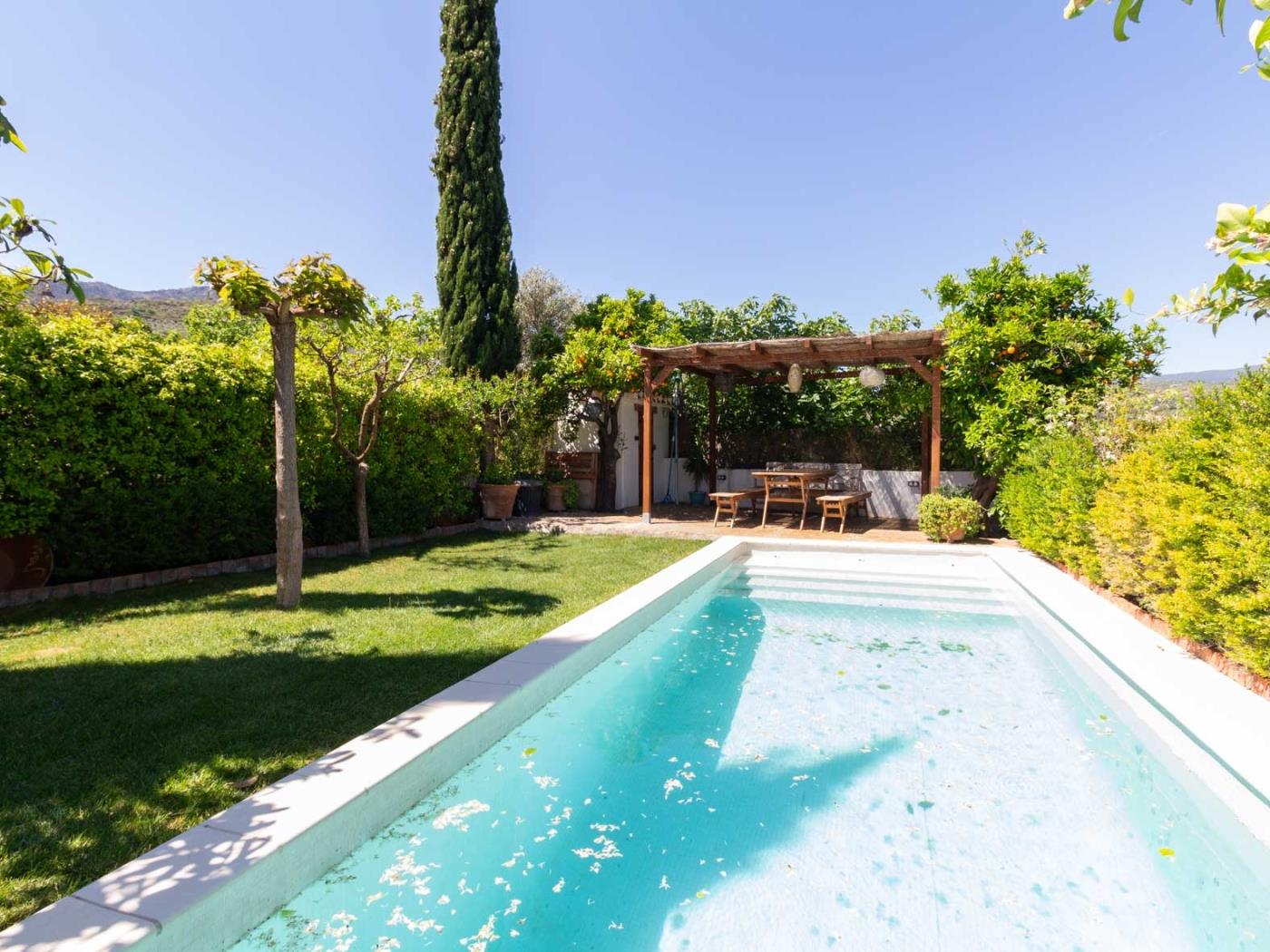 Belle maison avec piscine au coeur de la vallée de Lecrín à Restábal