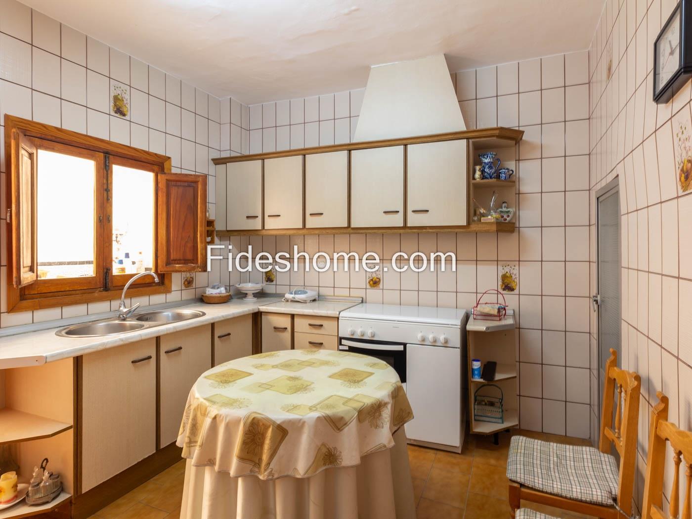 Maison de ville à vendre sur la Plaza de la Moneda 6, Durcal à Dúrcal