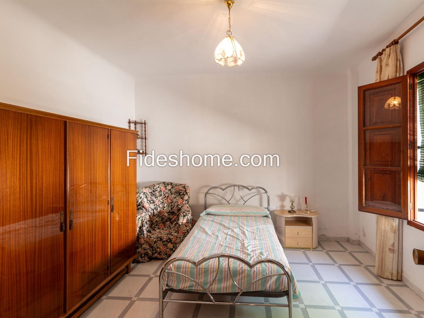 Maison de ville à vendre sur la Plaza de la Moneda 6, Durcal à Dúrcal