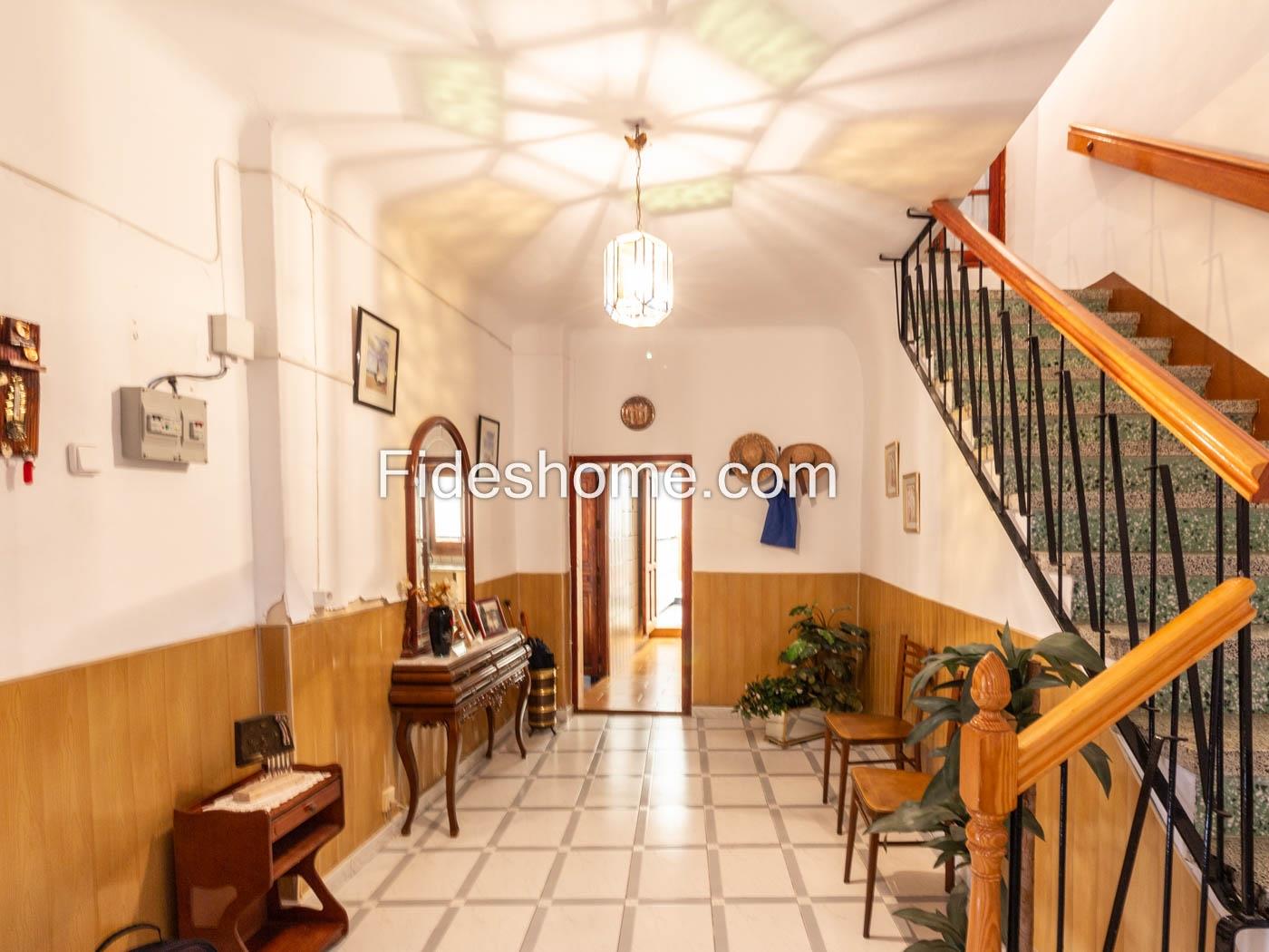 Maison de ville à vendre sur la Plaza de la Moneda 6, Durcal à Dúrcal