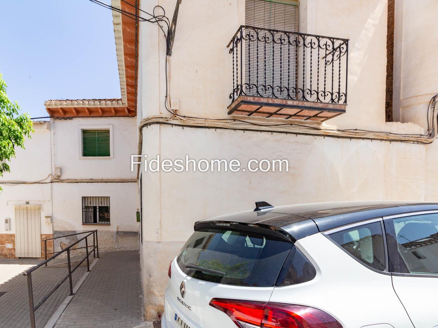 Maison de ville à vendre sur la Plaza de la Moneda 6, Durcal à Dúrcal