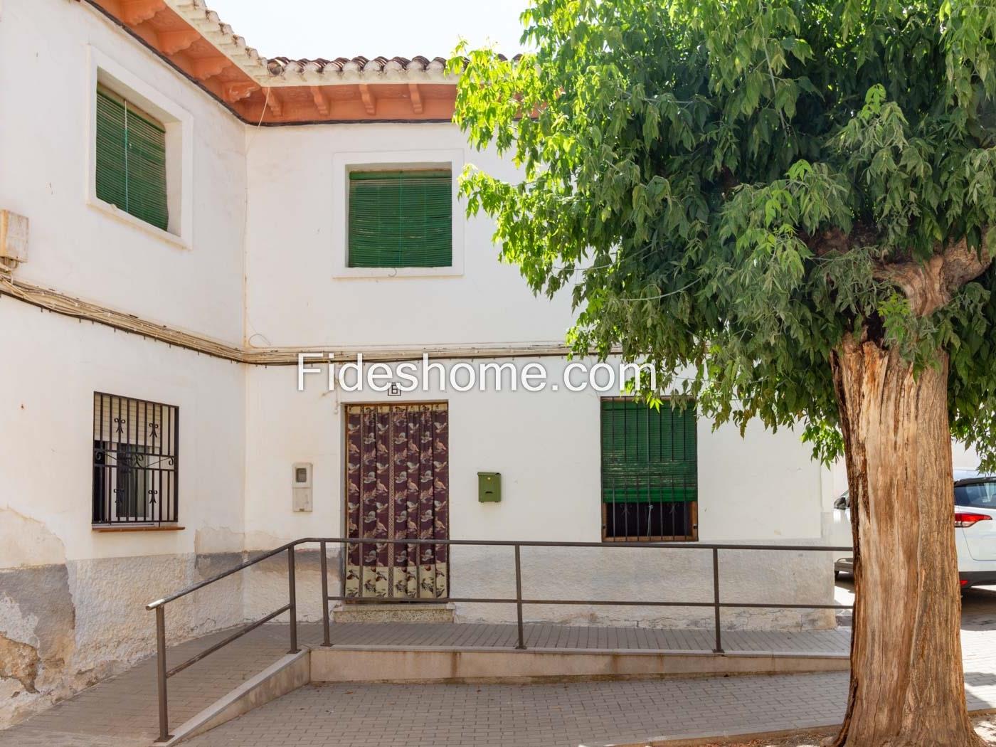 Maison de ville à vendre sur la Plaza de la Moneda 6, Durcal à Dúrcal
