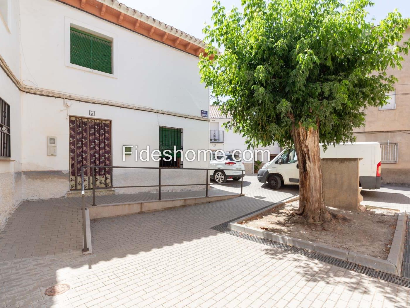 Maison de ville à vendre sur la Plaza de la Moneda 6, Durcal à Dúrcal