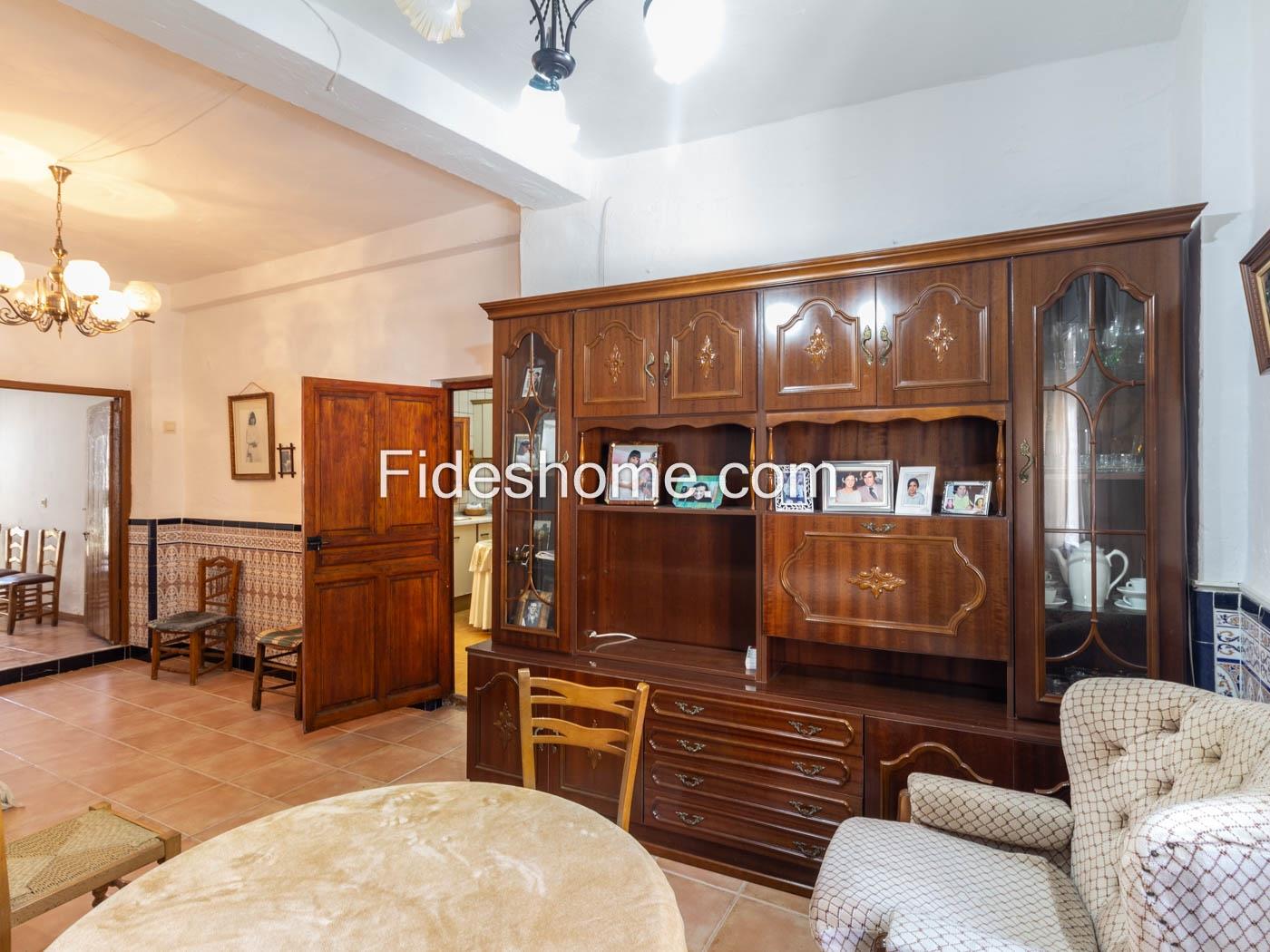 Maison de ville à vendre sur la Plaza de la Moneda 6, Durcal à Dúrcal