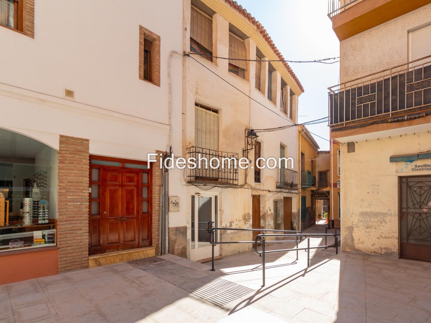 Tussenwoning / Chalet te koop op Plaza Soto 10, Dúrcal .en Dúrcal