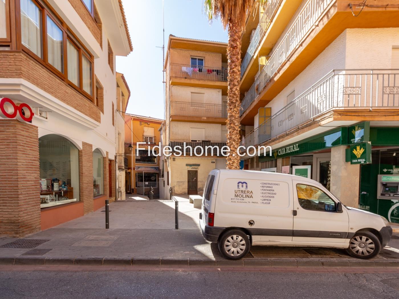 Tussenwoning / Chalet te koop op Plaza Soto 10, Dúrcal .en Dúrcal