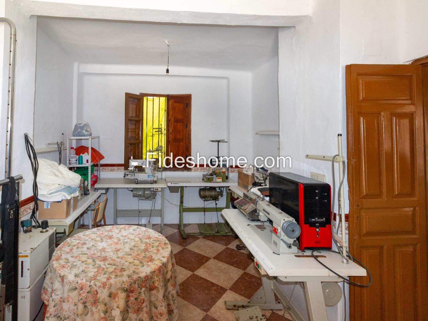 Tussenwoning / Chalet te koop op Plaza Soto 10, Dúrcal .en Dúrcal