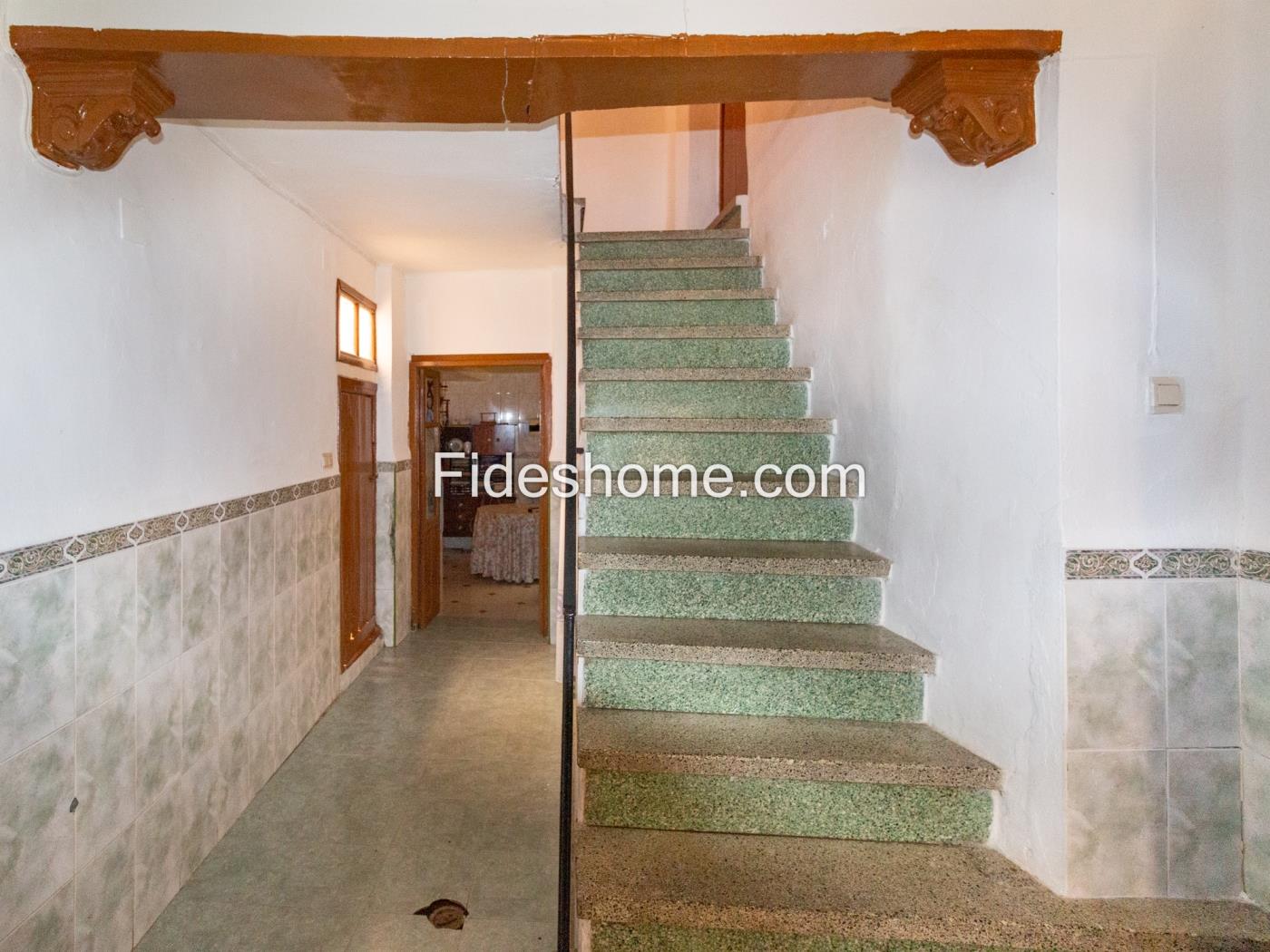 Tussenwoning / Chalet te koop op Plaza Soto 10, Dúrcal .en Dúrcal