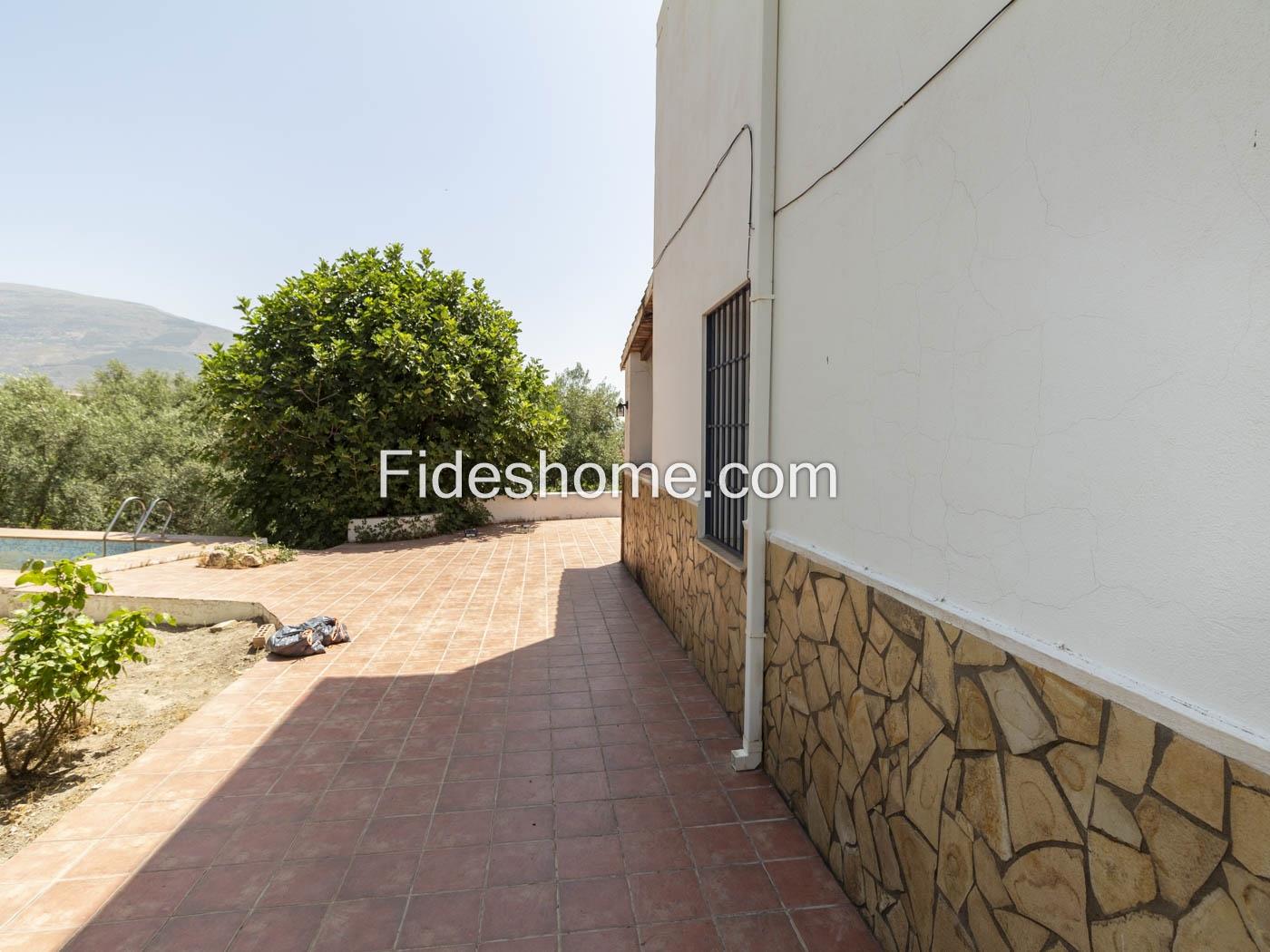 Charming house in Pinos del Valle in Pinos del valle