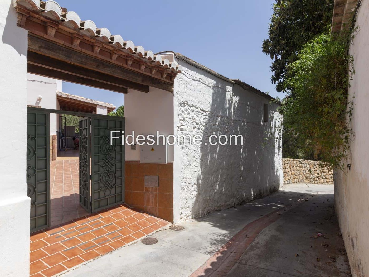 Charming house in Pinos del Valle in Pinos del valle