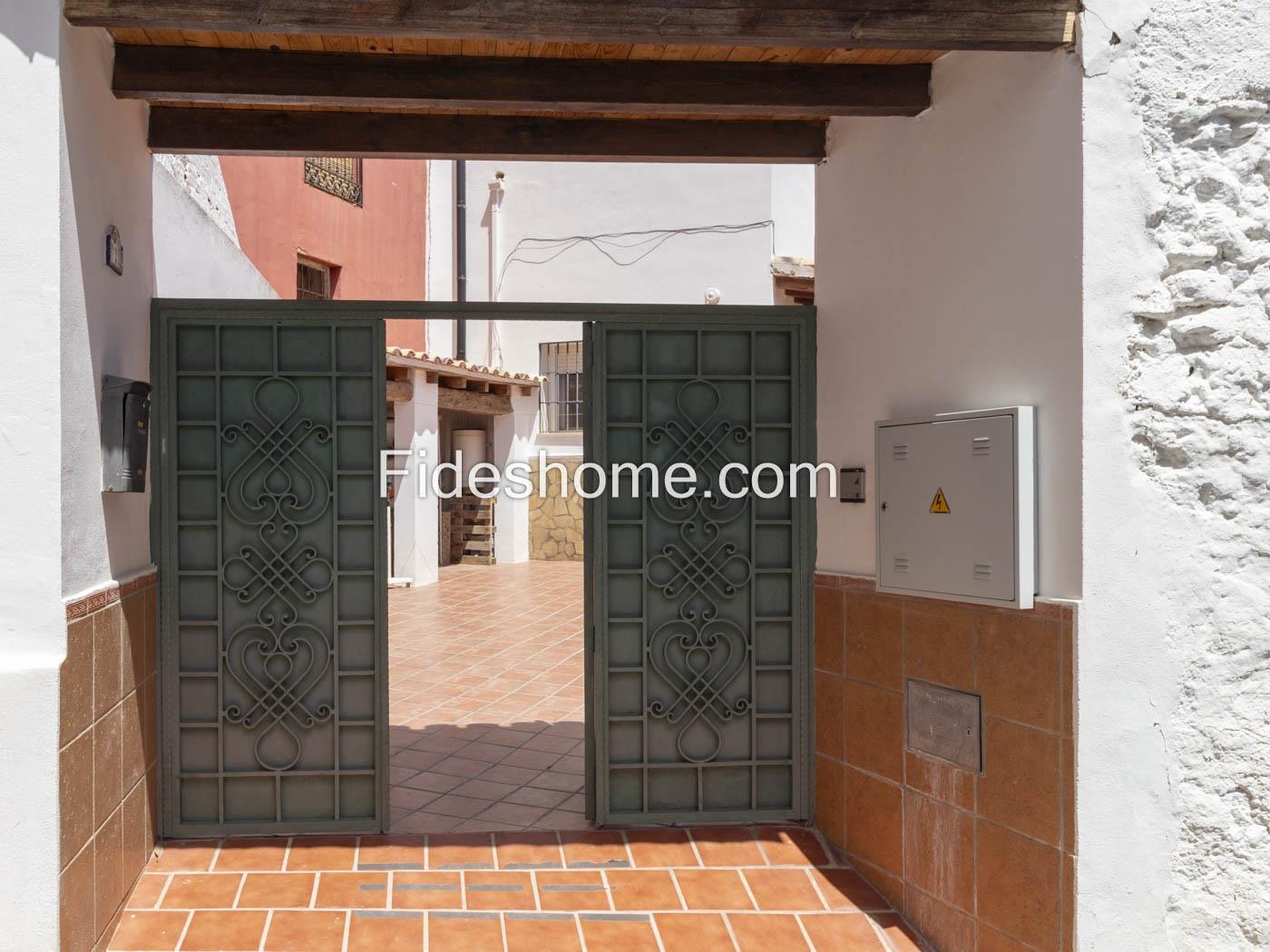 Charming house in Pinos del Valle in Pinos del valle
