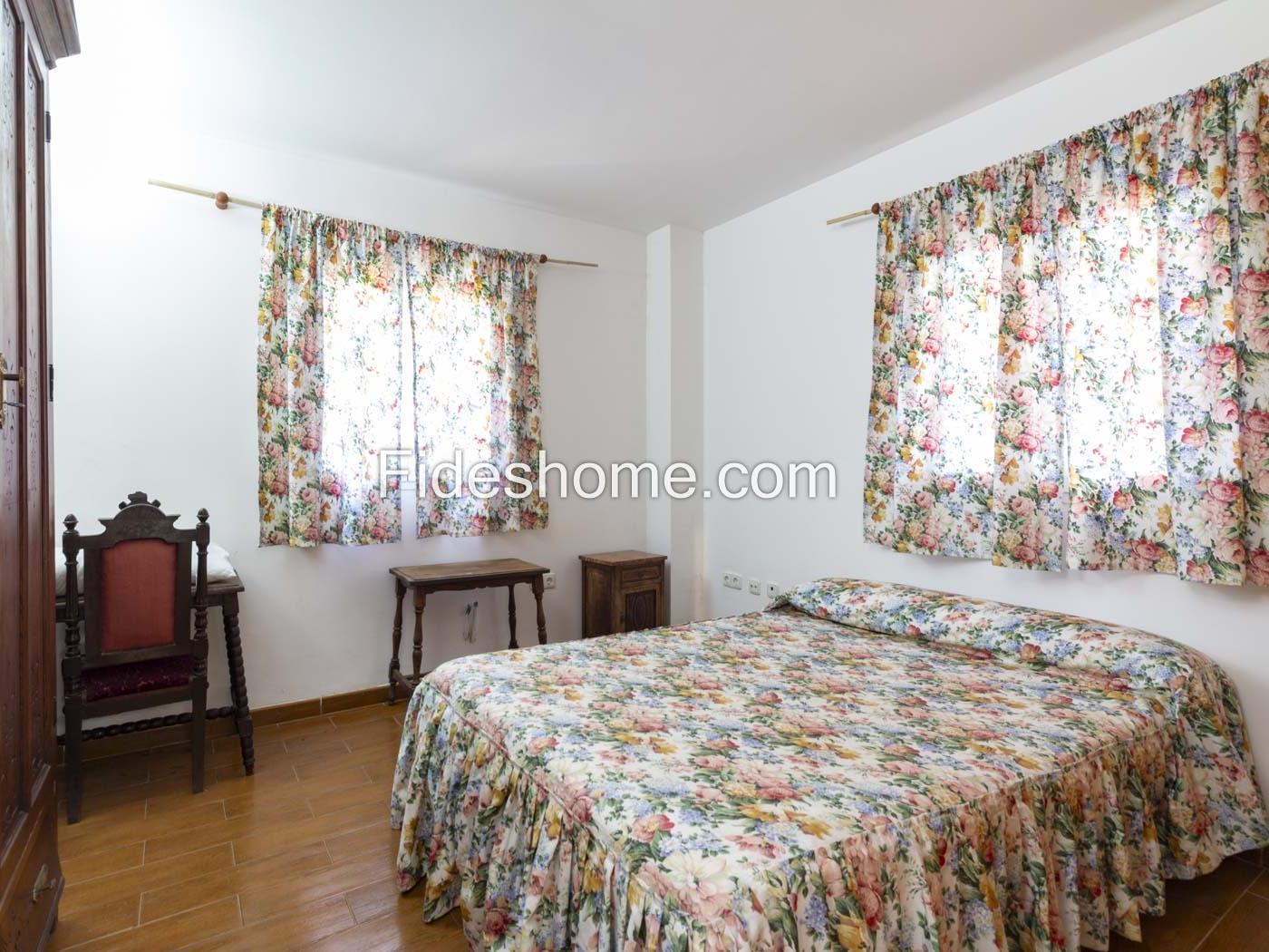 Charming house in Pinos del Valle in Pinos del valle
