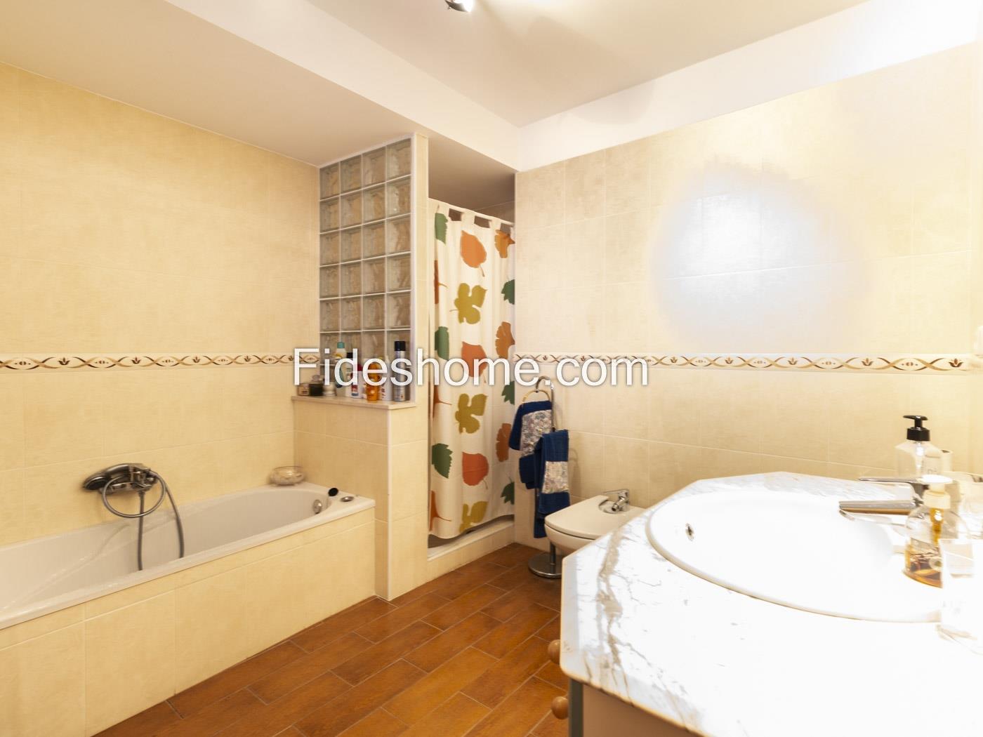 Charming house in Pinos del Valle in Pinos del valle