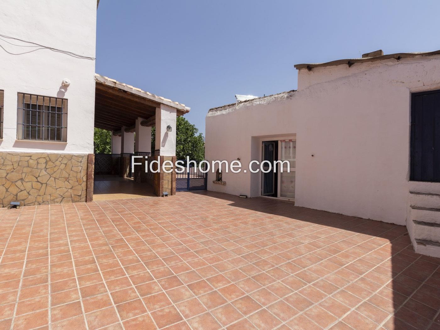 Charming house in Pinos del Valle in Pinos del valle