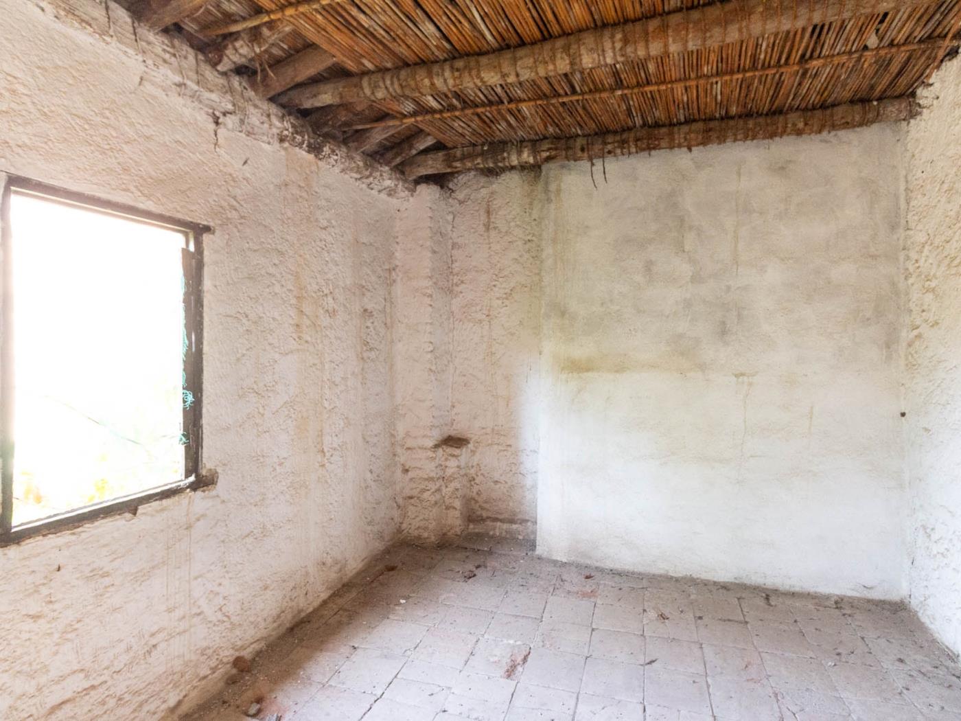 House with garden and fireplace to create your dream home in Talará