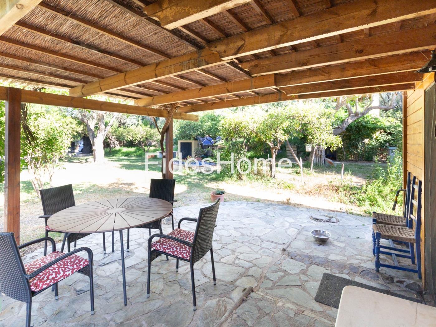 Maison rustique à Murchas : bois, montagnes et instants à vivre à Murchas