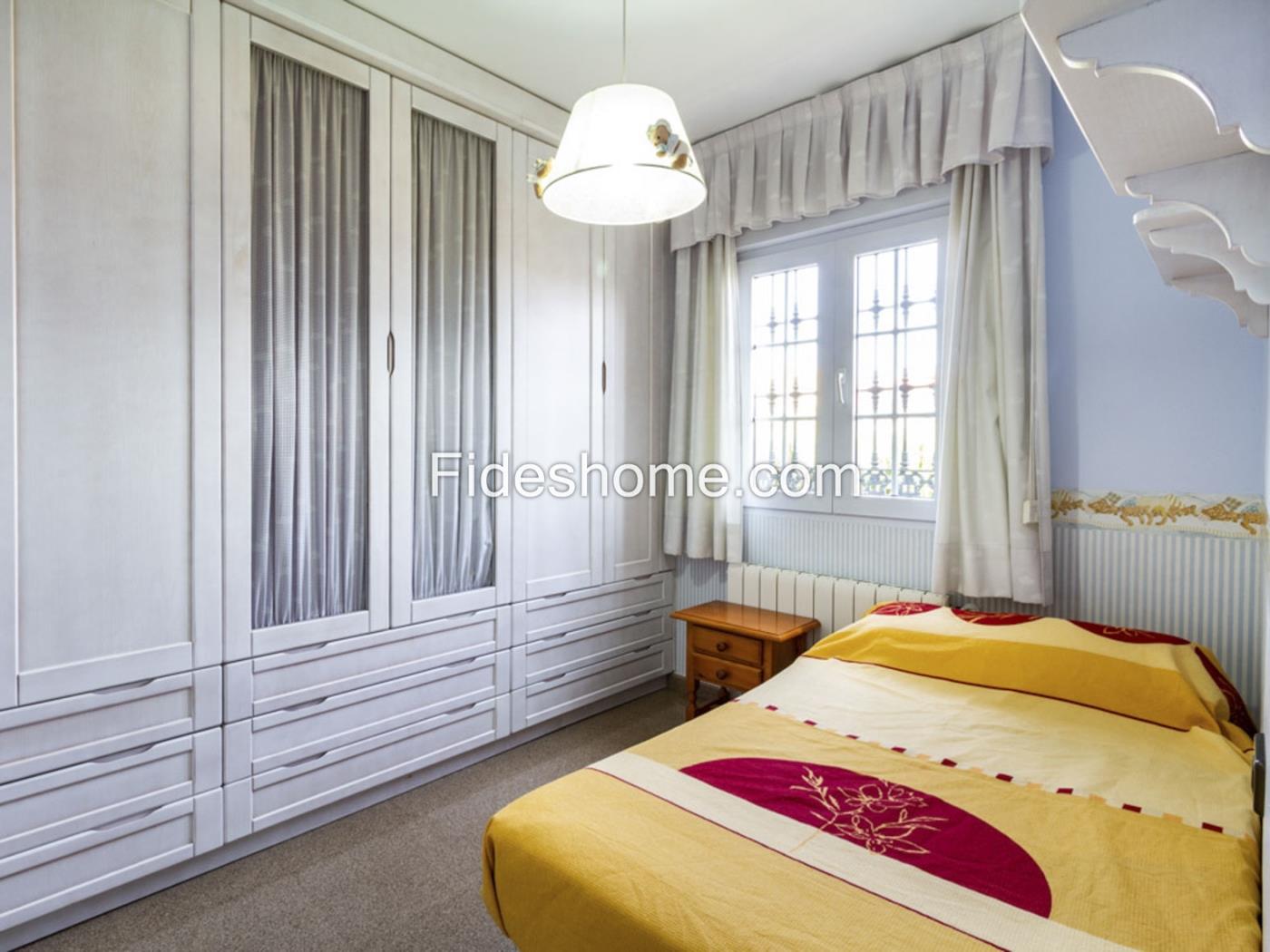 Prachtige villa in traditionele stijl met tuin en zwembad .en Padul