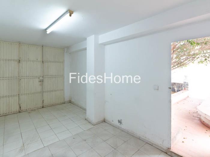 Charmantes Haus mit Innenhof, Terrasse und Garage in Motril in Motril