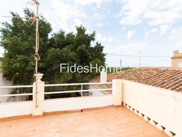 Charmantes Haus mit Innenhof, Terrasse und Garage in Motril in Motril